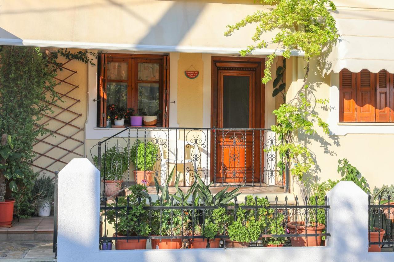 Апартаменты Antonia House Скиатос Экстерьер фото